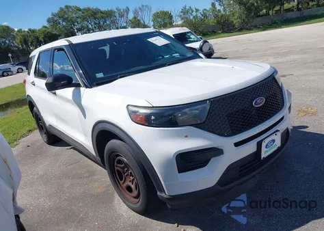 2021 Ford Police Interceptor z USA, uszkodzony, nr VIN 1FM5K8AB1MGB83335